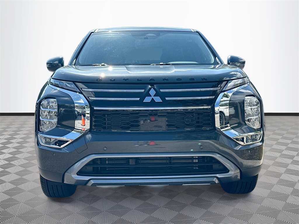 2025 Mitsubishi Outlander SE photo 2