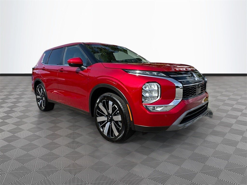 2025 Mitsubishi Outlander SE photo 3