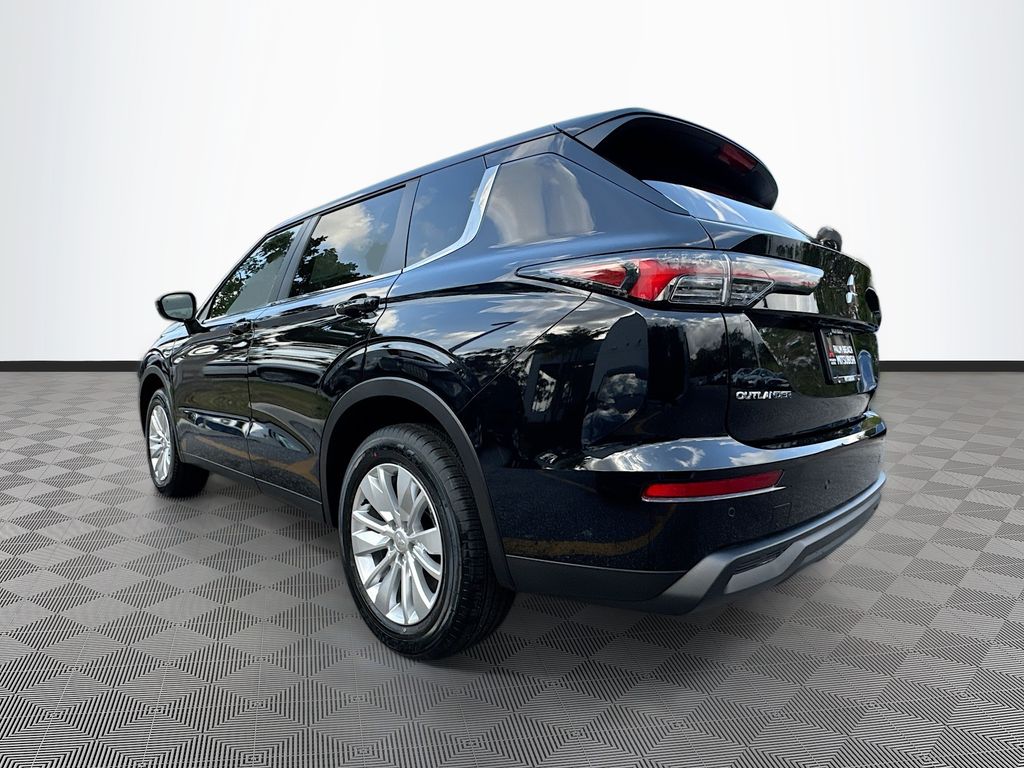 2025 Mitsubishi Outlander ES - Photo 8