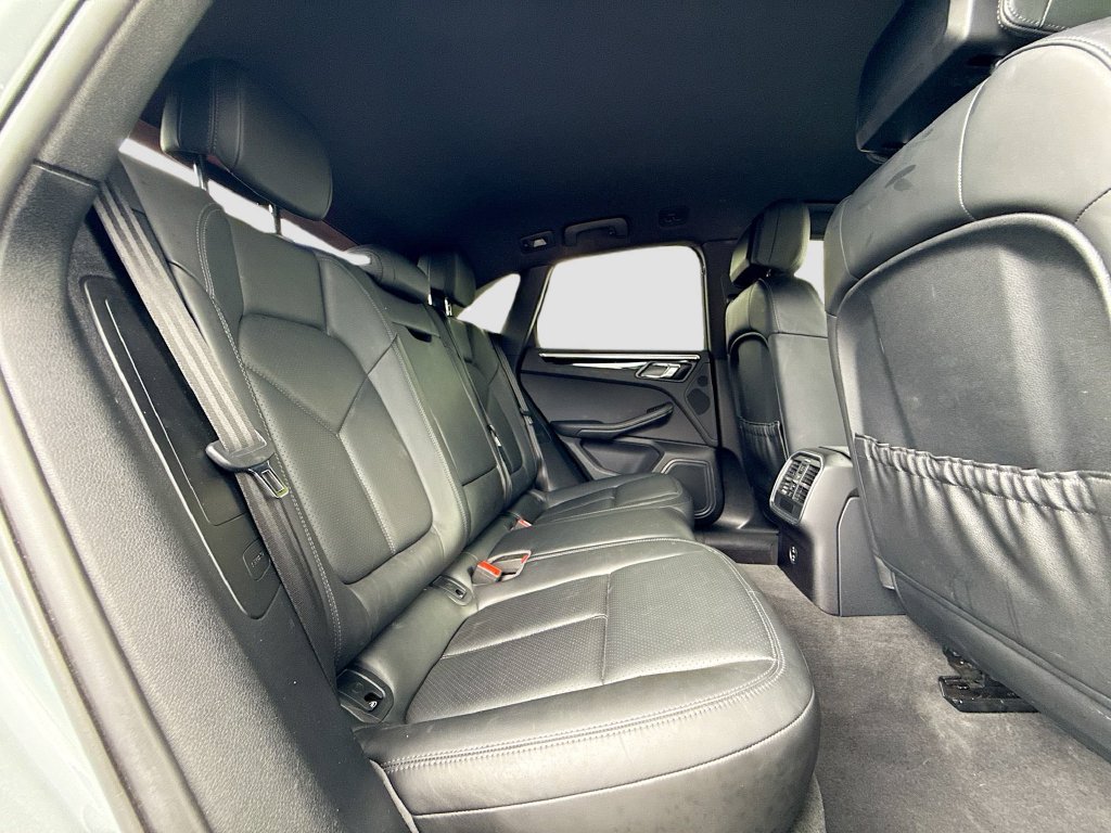 2021 Porsche Macan Base - Photo 29