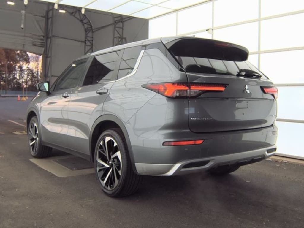 Used 2022 Mitsubishi Outlander SE SUV