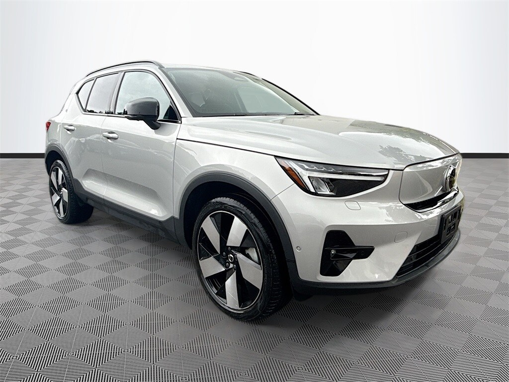 2023 Volvo XC40 Recharge Twin Plus photo 3