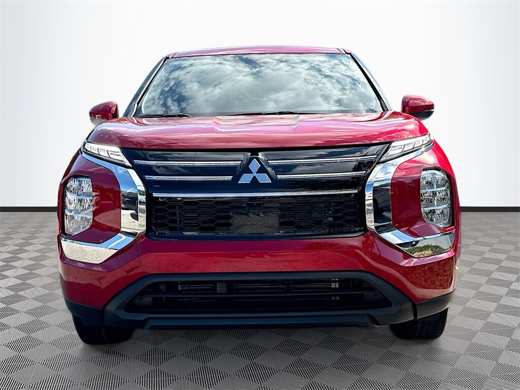 2025 Mitsubishi Outlander ES photo 2