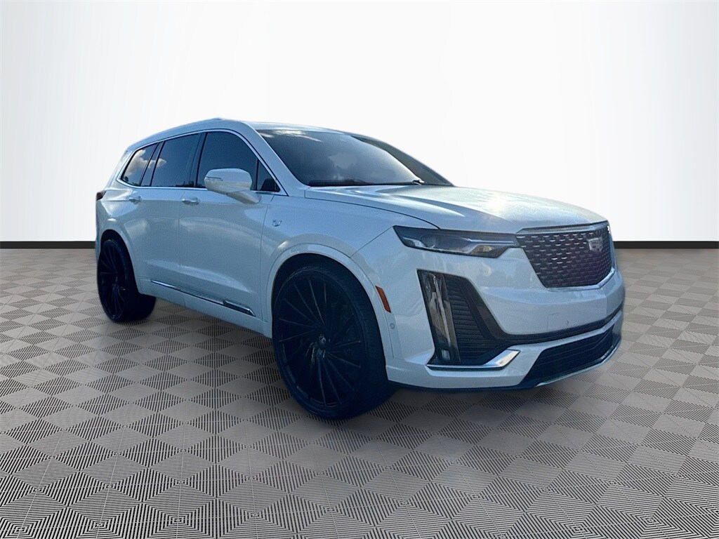 2021 Cadillac XT6 Premium Luxury photo 2