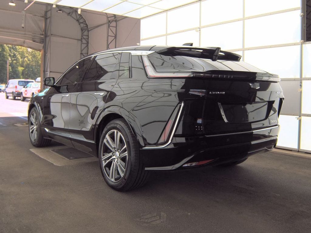 Used 2024 Cadillac Lyriq Luxury SUV