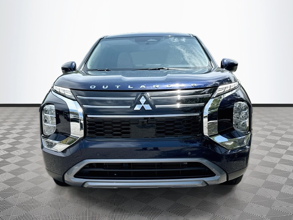 Used 2025 Mitsubishi Outlander SE SUV