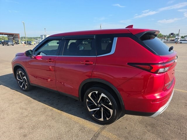 2024 Mitsubishi Outlander SE photo 4