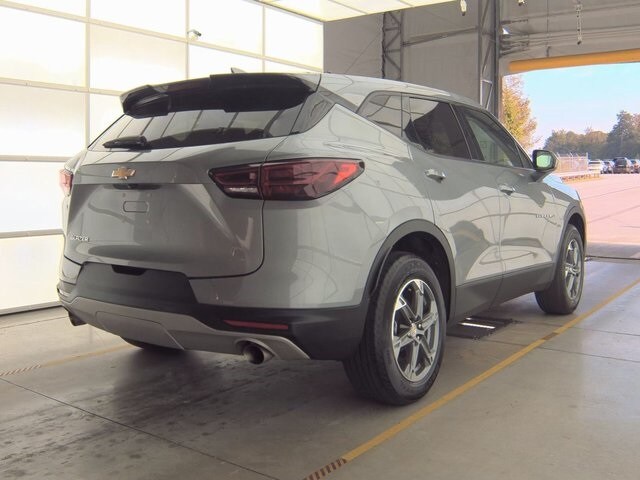 2024 Chevrolet Blazer 2LT photo 2