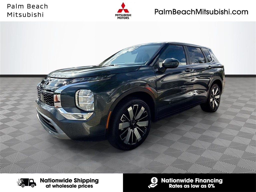 2025 Mitsubishi Outlander SE's photo