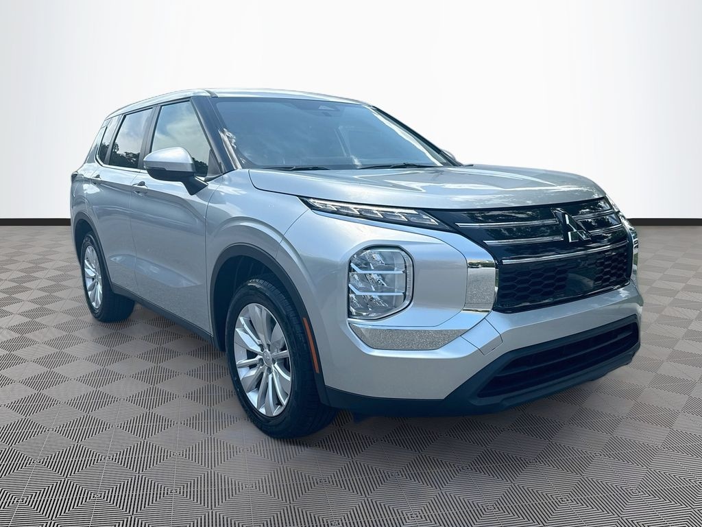 Used 2025 Mitsubishi Outlander ES SUV