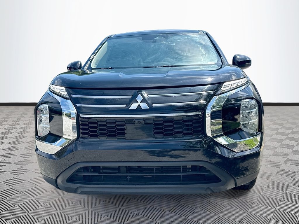 Used 2025 Mitsubishi Outlander ES SUV