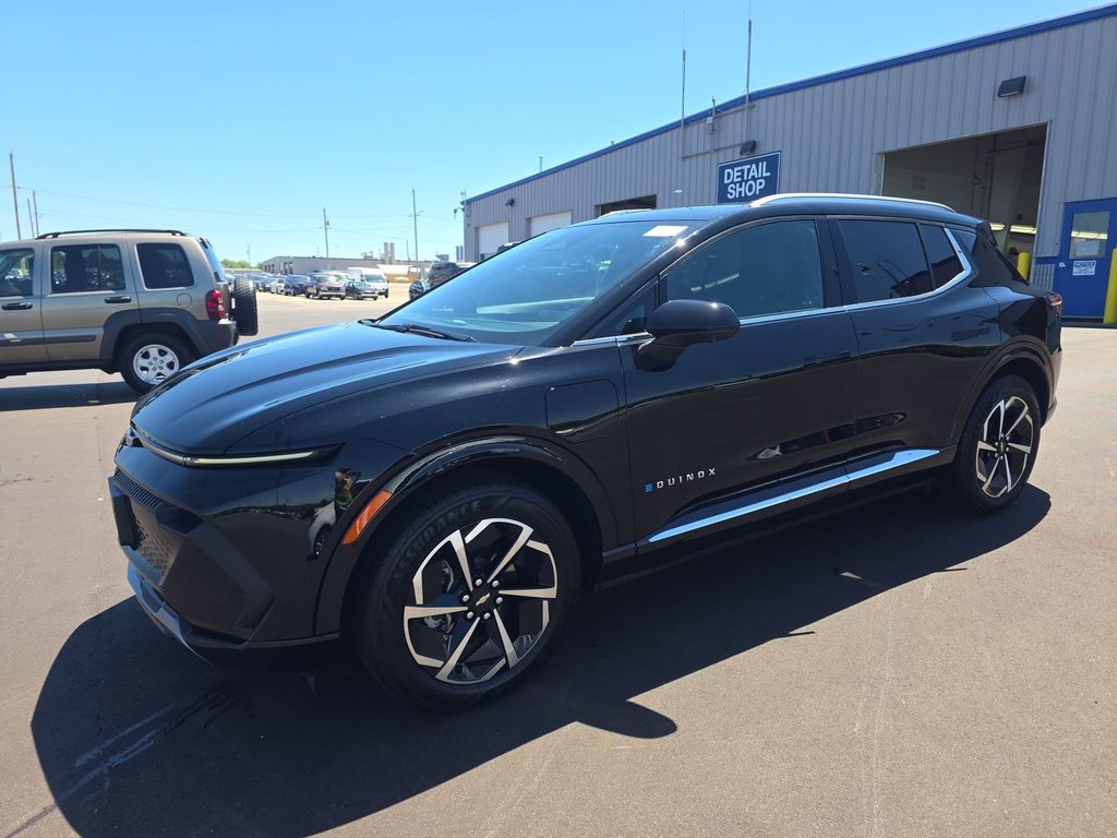 2024 Chevrolet Equinox EV 2LT FWD's photo