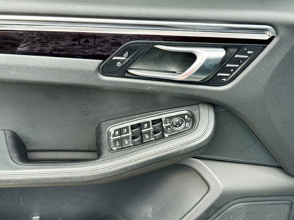 2021 Porsche Macan Base - Photo 19