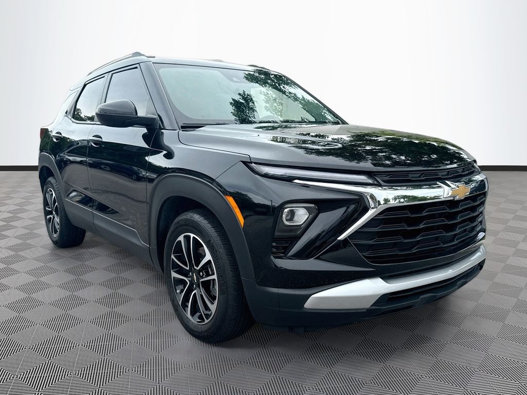 Used 2025 Chevrolet Trailblazer LT SUV