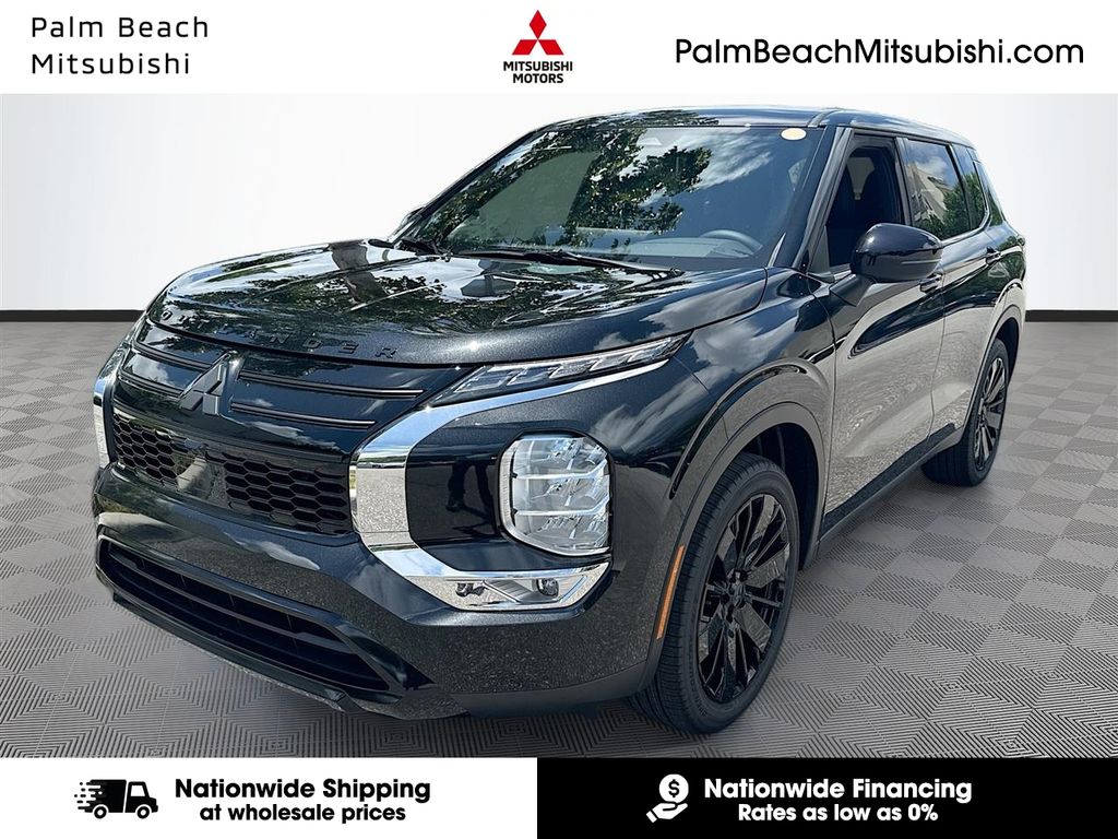 2026 Mitsubishi Outlander LE FWD's photo