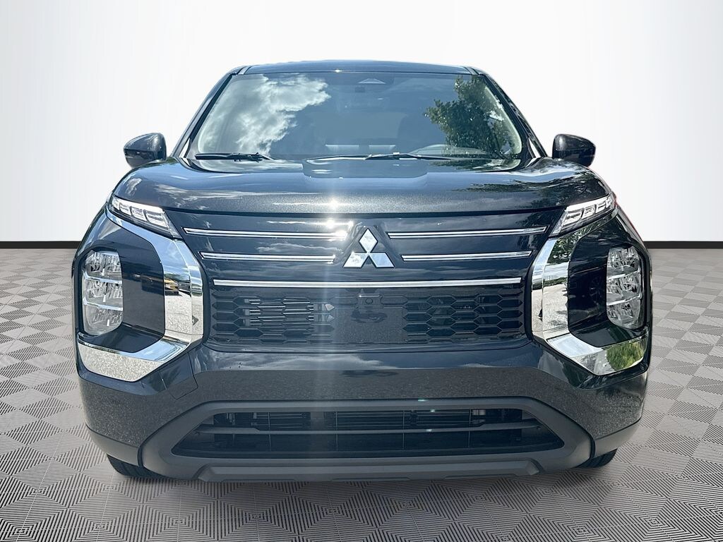 New 2026 Mitsubishi Outlander ES SUV