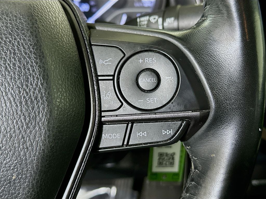 2023 Toyota Camry SE - Photo 18