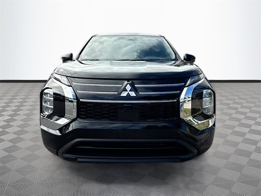 Used 2025 Mitsubishi Outlander ES SUV