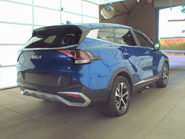 2024 Kia Sportage EX photo 2
