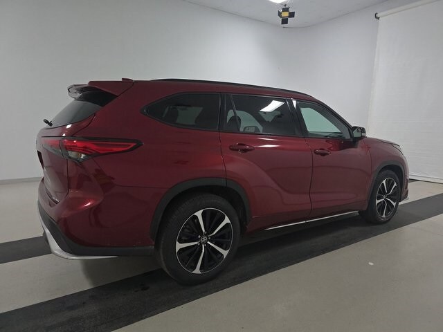2022 Toyota Highlander XSE photo 2