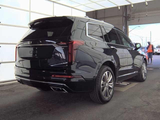 2021 Cadillac XT6 Premium Luxury photo 2