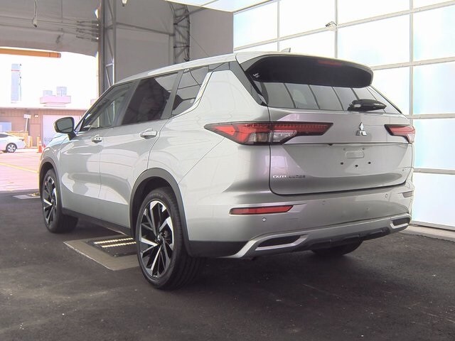 2024 Mitsubishi Outlander SE photo 4