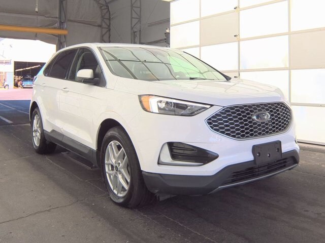 2023 Ford Edge SEL photo 2