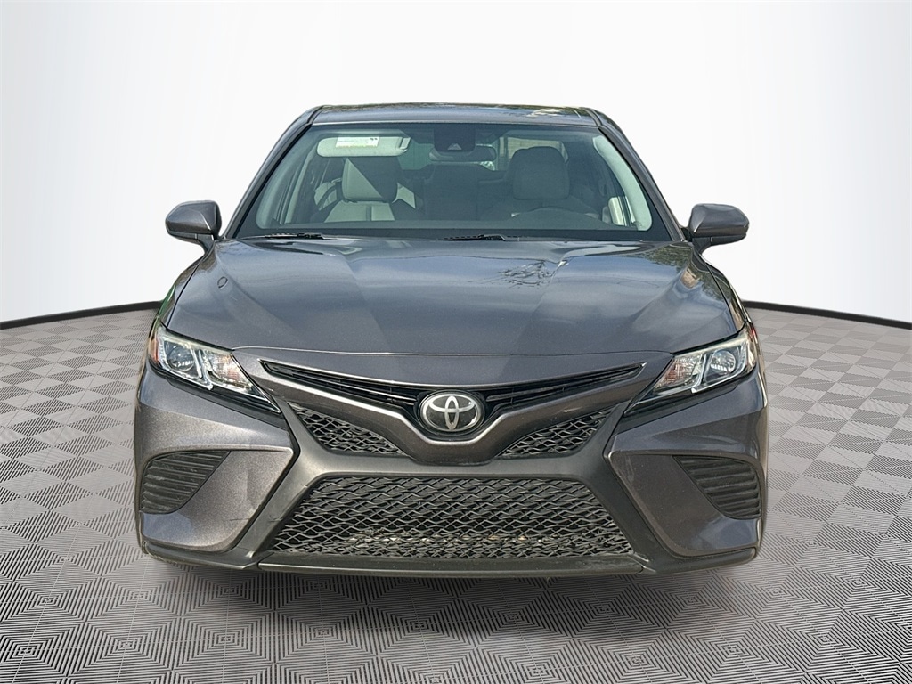 Used 2019 Toyota Camry SE Sedan