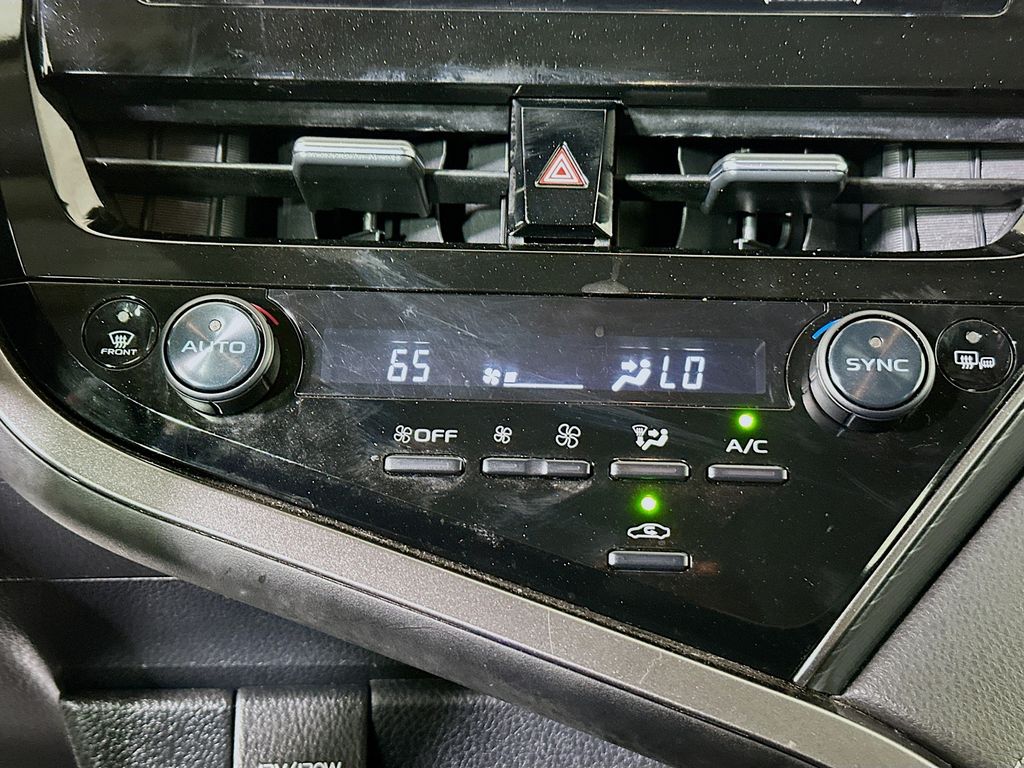 2023 Toyota Camry SE - Photo 23