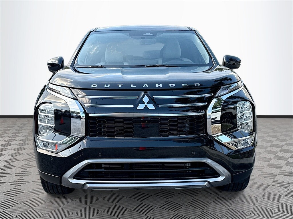2025 Mitsubishi Outlander SE photo 2