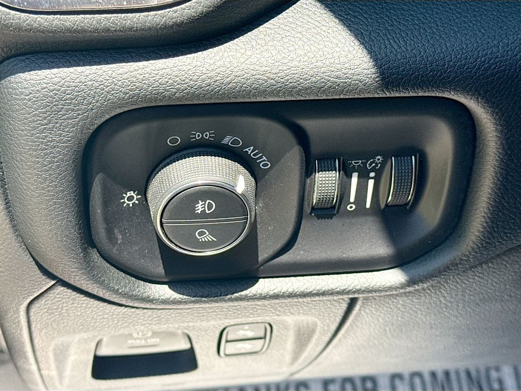 2022 RAM Ram 1500 Pickup Laramie - Photo 11