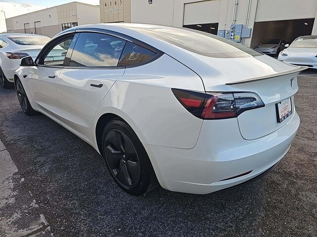 2021 Tesla Model 3 Standard Range Plus photo 4