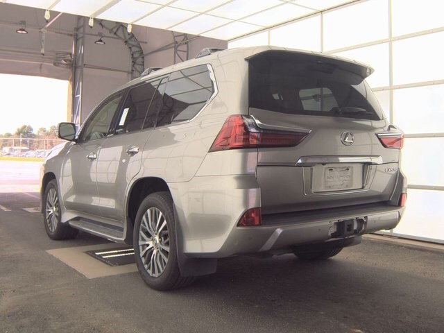 2018 Lexus LX 570 photo 4