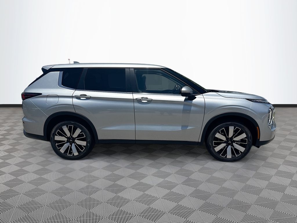 New 2026 Mitsubishi Outlander SE SUV