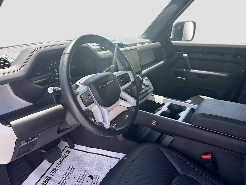 2025 Land Rover Defender S - Photo 10