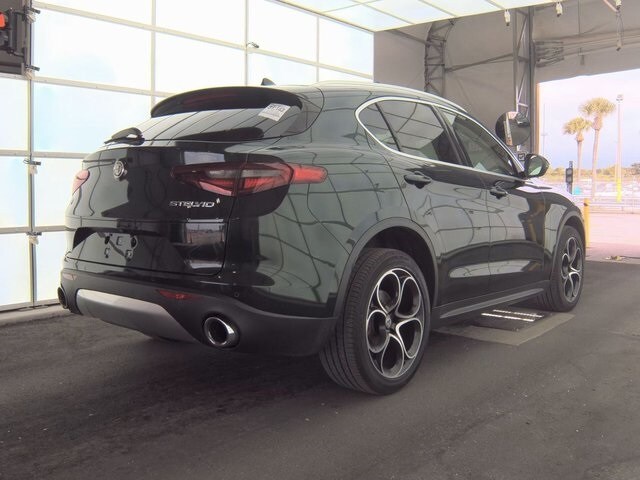 2019 Alfa Romeo Stelvio Ti photo 2