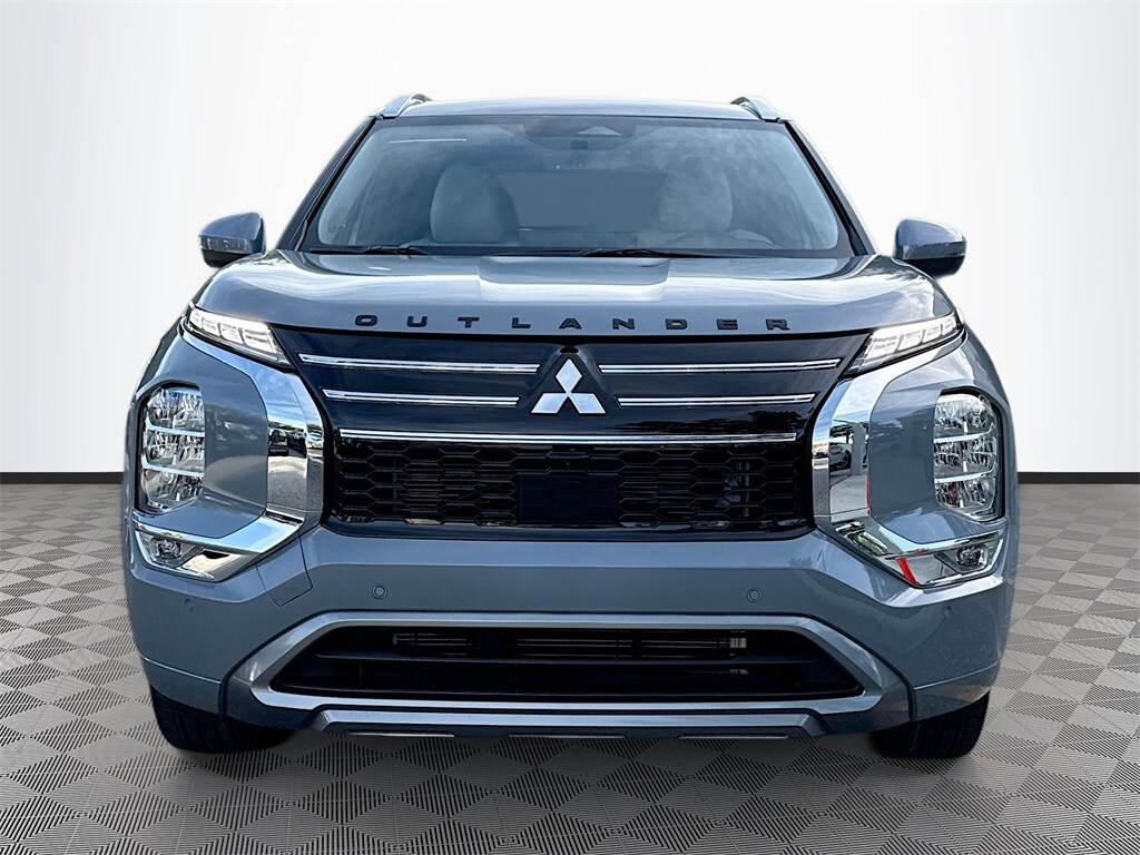 2025 Mitsubishi Outlander SEL photo 2