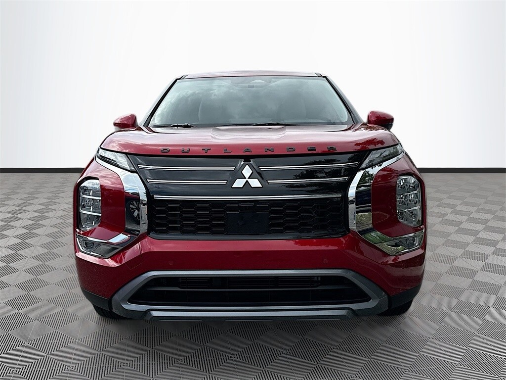 2025 Mitsubishi Outlander SE photo 2