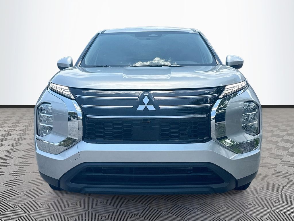 Used 2025 Mitsubishi Outlander ES SUV