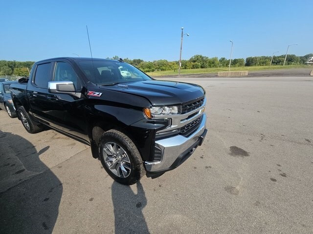 2021 Chevrolet Silverado 1500 LT photo 2