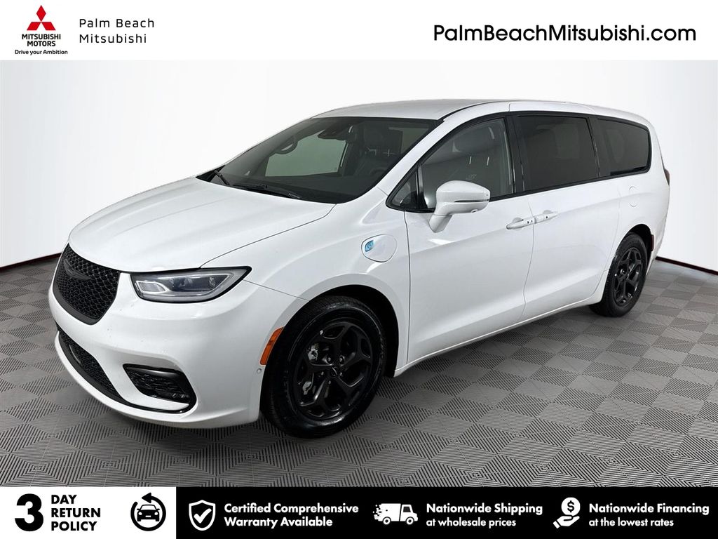 2022 Chrysler Pacifica Hybrid Touring L Hybrid's photo