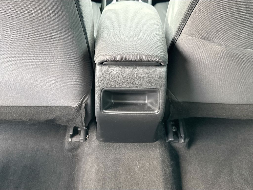 2021 Toyota Corolla LE - Photo 25