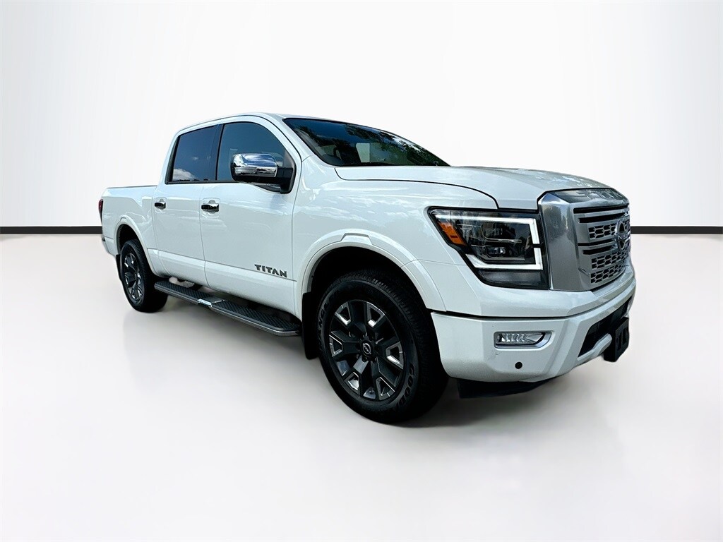 2024 Nissan Titan Platinum Reserve photo 3