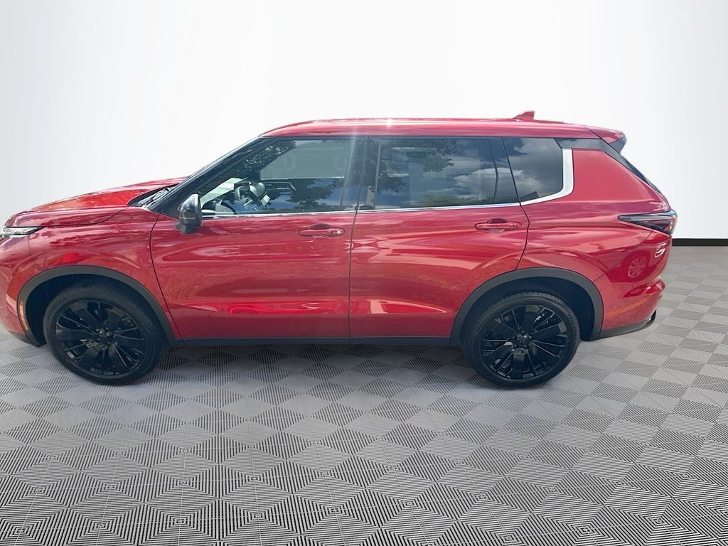 Used 2026 Mitsubishi Outlander LE SUV