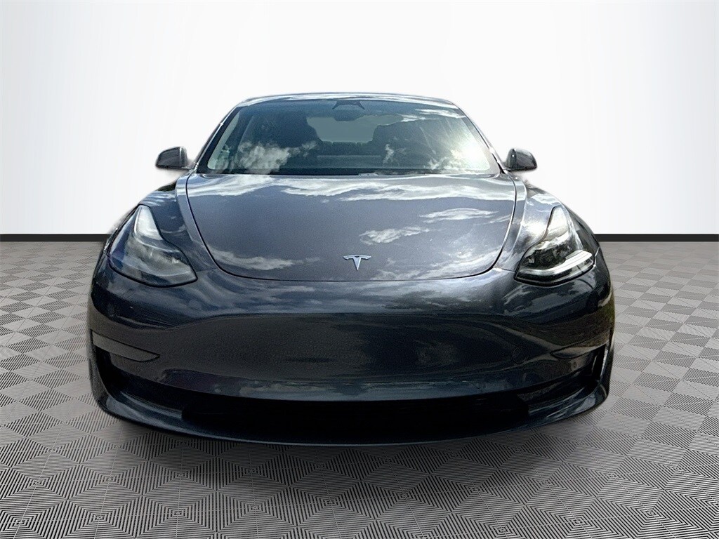2021 Tesla Model 3 Standard Range Plus photo 2