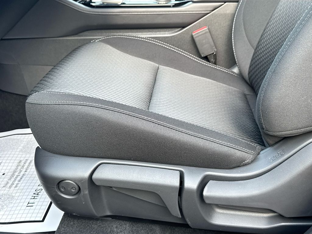 2025 Mitsubishi Outlander ES - Photo 21