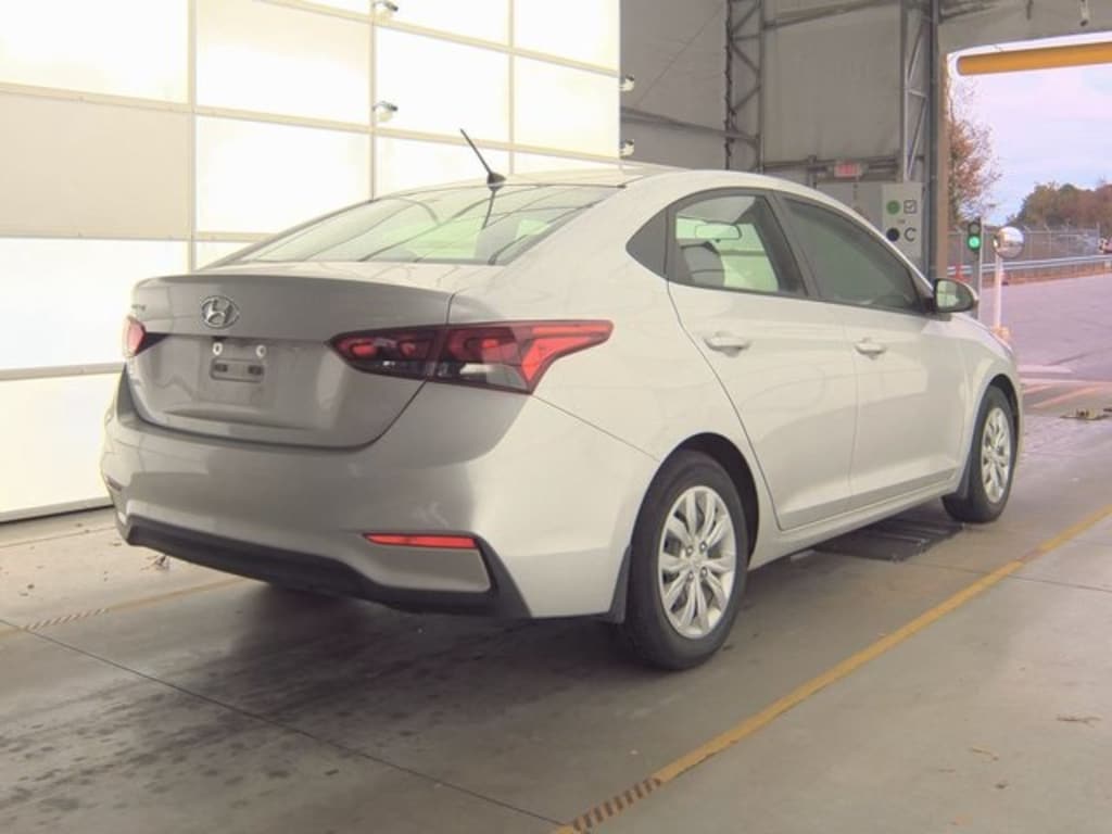 Used 2022 Hyundai Accent SE Sedan