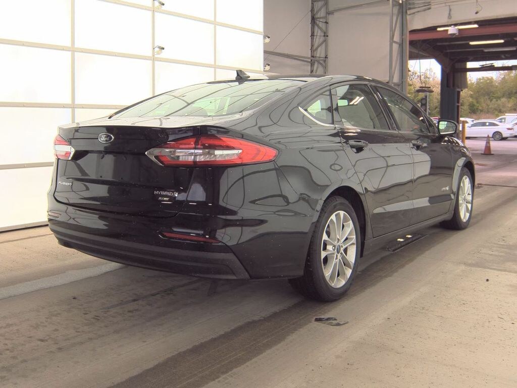 Used 2019 Ford Fusion Hybrid SE Sedan
