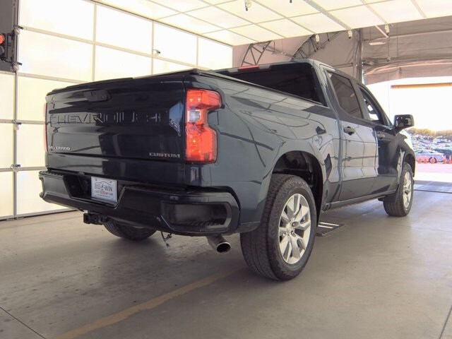 2020 Chevrolet Silverado 1500 Custom photo 2