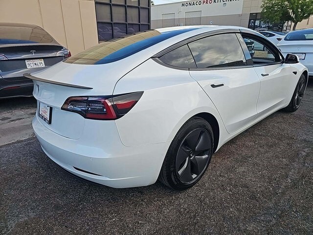 2021 Tesla Model 3 Standard Range Plus photo 2
